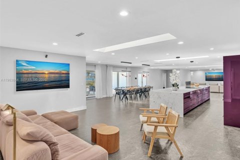 Villa ou maison à vendre à Hollywood, Floride: 5 chambres, 378.86 m2 № 2025356 - photo 8