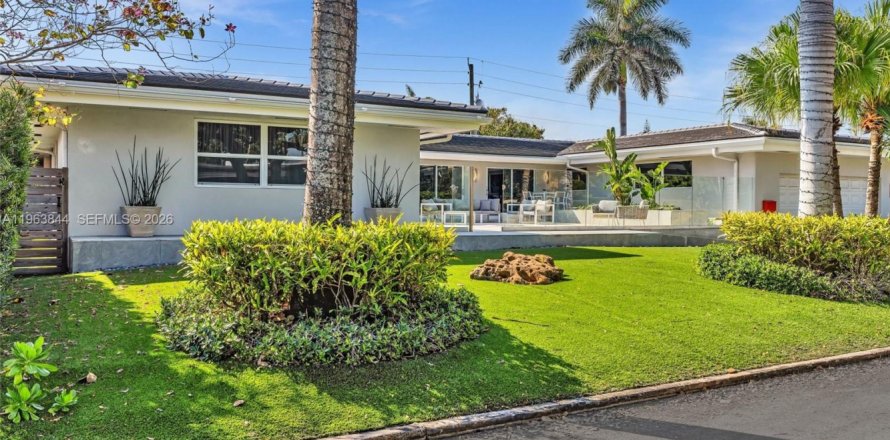 Villa ou maison à Hollywood, Floride 5 chambres, 378.86 m2 № 2025356