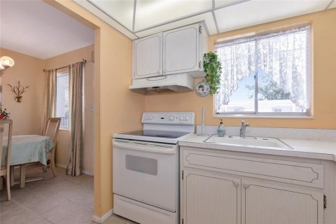 Condo in Bradenton, Florida, 1 bedroom  № 1847951 - photo 11