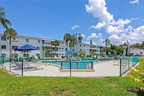 Condo in Bradenton, Florida, 1 bedroom  № 1847951 - photo 2