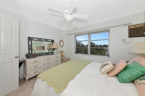 Condo in Bradenton, Florida, 1 bedroom  № 1847951 - photo 15