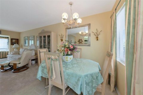 Condo in Bradenton, Florida, 1 bedroom  № 1847951 - photo 5