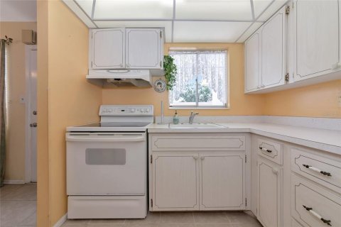 Condo in Bradenton, Florida, 1 bedroom  № 1847951 - photo 12