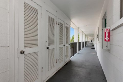 Condo in Bradenton, Florida, 1 bedroom  № 1847951 - photo 23