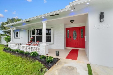 Casa en venta en Plantation, Florida, 4 dormitorios, 158.86 m2 № 1817599 - foto 20