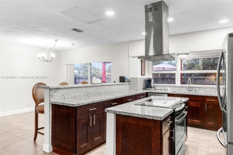 Casa en venta en Plantation, Florida, 4 dormitorios, 158.86 m2 № 1817599 - foto 25
