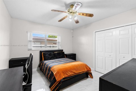 Casa en venta en Plantation, Florida, 4 dormitorios, 158.86 m2 № 1817599 - foto 8