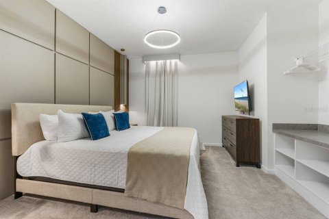 Casa en venta en Orlando, Florida, 10 dormitorios, 385.92 m2 № 2103266 - foto 4