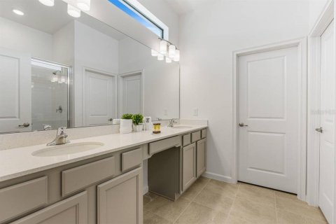 Casa en venta en Orlando, Florida, 10 dormitorios, 385.92 m2 № 2103266 - foto 20