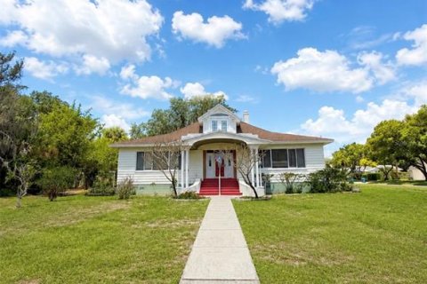 House in Lake Wales, Florida 3 bedrooms, 277.59 sq.m. № 2212381