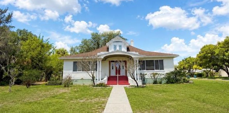 Casa en Lake Wales, Florida 3 dormitorios, 277.59 m2 № 2212381