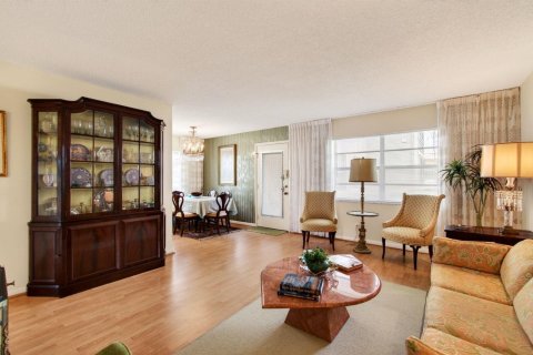 Купить кондоминиум в Делрей-Бич, Флорида 6 комнат, 84.54м2, № 2247069 - фото 4