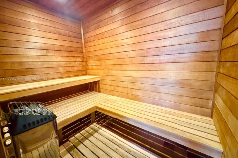 Купить кондоминиум в Санни-Айлс-Бич, Флорида 1 спальня, 108.51м2, № 1710893 - фото 24