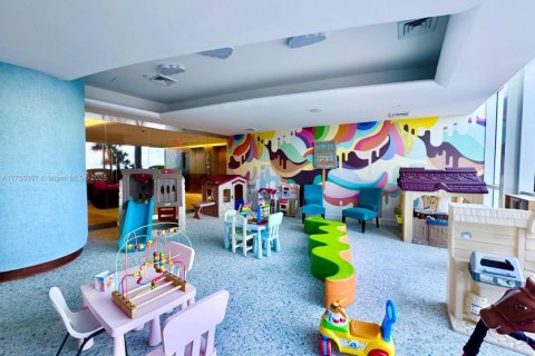 Купить кондоминиум в Санни-Айлс-Бич, Флорида 1 спальня, 108.51м2, № 1710893 - фото 29