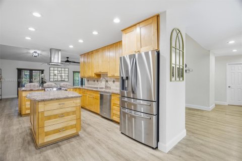 Villa ou maison à vendre à Plantation, Floride: 4 chambres, 179.12 m2 № 1941480 - photo 4