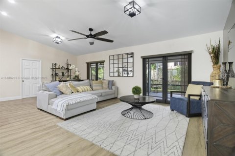 Villa ou maison à vendre à Plantation, Floride: 4 chambres, 179.12 m2 № 1941480 - photo 11