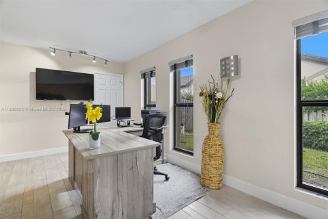 Villa ou maison à vendre à Plantation, Floride: 4 chambres, 179.12 m2 № 1941480 - photo 15