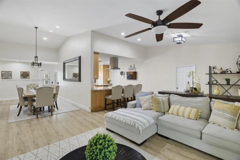 Villa ou maison à vendre à Plantation, Floride: 4 chambres, 179.12 m2 № 1941480 - photo 10