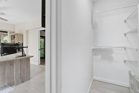 Villa ou maison à vendre à Plantation, Floride: 4 chambres, 179.12 m2 № 1941480 - photo 16