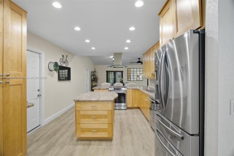 Villa ou maison à vendre à Plantation, Floride: 4 chambres, 179.12 m2 № 1941480 - photo 7