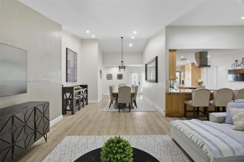 Villa ou maison à vendre à Plantation, Floride: 4 chambres, 179.12 m2 № 1941480 - photo 13