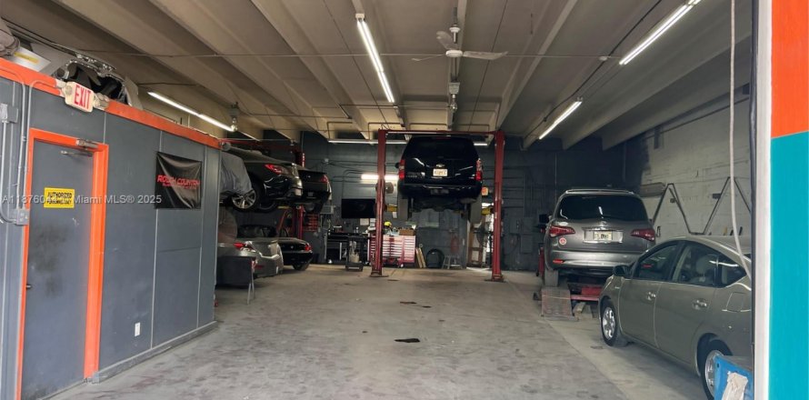 Immobilier commercial à Hollywood, Floride № 1980586