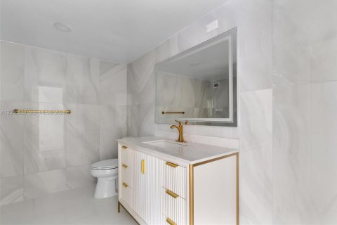 Copropriété à vendre à Hallandale Beach, Floride: 2 chambres, 132.85 m2 № 2172271 - photo 26