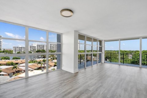 Copropriété à vendre à Hallandale Beach, Floride: 2 chambres, 132.85 m2 № 2172271 - photo 18
