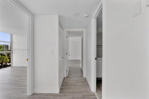 Copropriété à vendre à Hallandale Beach, Floride: 2 chambres, 132.85 m2 № 2172271 - photo 28
