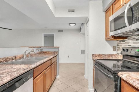 Condo in Kissimmee, Florida, 2 bedrooms  № 2224746 - photo 10
