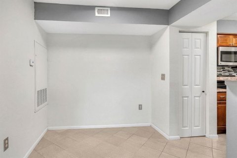 Condo in Kissimmee, Florida, 2 bedrooms  № 2224746 - photo 11