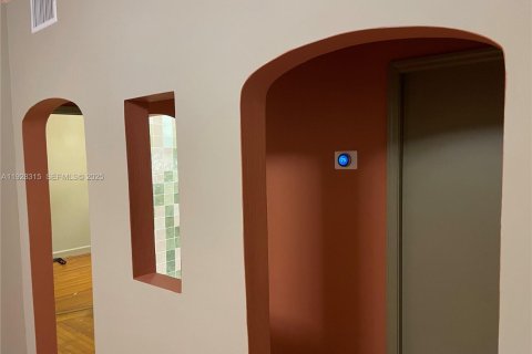 Снять в аренду квартиру в Майами-Бич, Флорида 1 спальня, 50.17м2, № 1987157 - фото 17