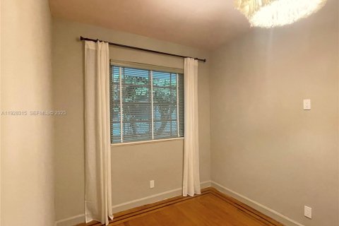 Снять в аренду квартиру в Майами-Бич, Флорида 1 спальня, 50.17м2, № 1987157 - фото 11