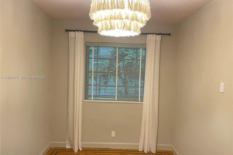 Снять в аренду квартиру в Майами-Бич, Флорида 1 спальня, 50.17м2, № 1987157 - фото 9