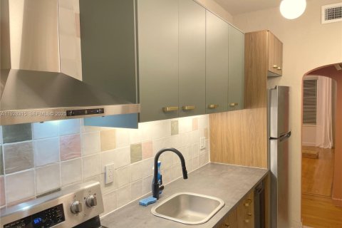 Снять в аренду квартиру в Майами-Бич, Флорида 1 спальня, 50.17м2, № 1987157 - фото 13