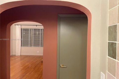 Снять в аренду квартиру в Майами-Бич, Флорида 1 спальня, 50.17м2, № 1987157 - фото 14