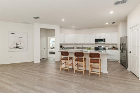 Casa en venta en Auburndale, Florida, 4 dormitorios, 184.78 m2 № 2384352 - foto 5