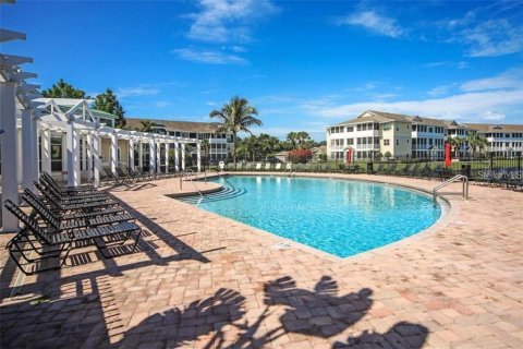 Condo in Bradenton, Florida, 1 bedroom  № 1612673 - photo 11