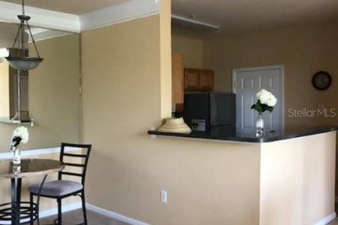Condo in Bradenton, Florida, 1 bedroom  № 1612673 - photo 5