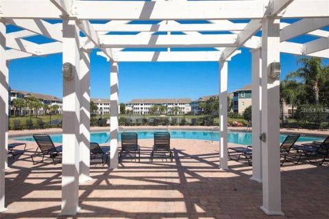 Condo in Bradenton, Florida, 1 bedroom  № 1612673 - photo 10