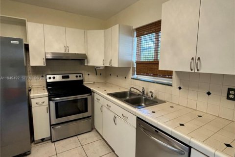 Villa ou maison à vendre à Miami, Floride: 3 chambres, 115.57 m2 № 2004980 - photo 5