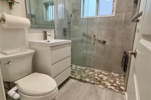 Villa ou maison à vendre à Miami, Floride: 3 chambres, 115.57 m2 № 2004980 - photo 3