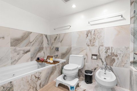 Copropriété à louer à Miami, Floride: 2 chambres, 158.49 m2 № 2153819 - photo 29