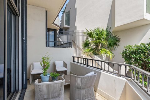 Copropriété à louer à Miami, Floride: 2 chambres, 158.49 m2 № 2153819 - photo 11