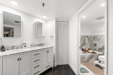 Copropriété à louer à Miami, Floride: 2 chambres, 158.49 m2 № 2153819 - photo 27
