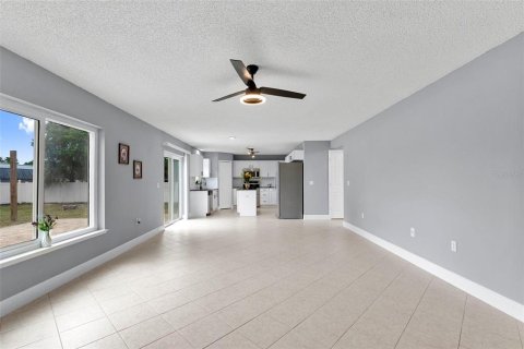 Casa en venta en Spring Hill, Florida, 4 dormitorios, 218.88 m2 № 2387463 - foto 13