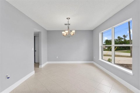 Casa en venta en Spring Hill, Florida, 4 dormitorios, 218.88 m2 № 2387463 - foto 3