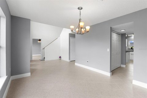 Casa en venta en Spring Hill, Florida, 4 dormitorios, 218.88 m2 № 2387463 - foto 4