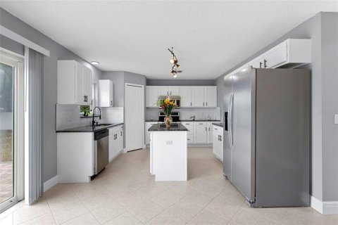 Casa en venta en Spring Hill, Florida, 4 dormitorios, 218.88 m2 № 2387463 - foto 9