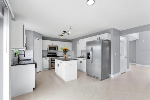 Casa en venta en Spring Hill, Florida, 4 dormitorios, 218.88 m2 № 2387463 - foto 5